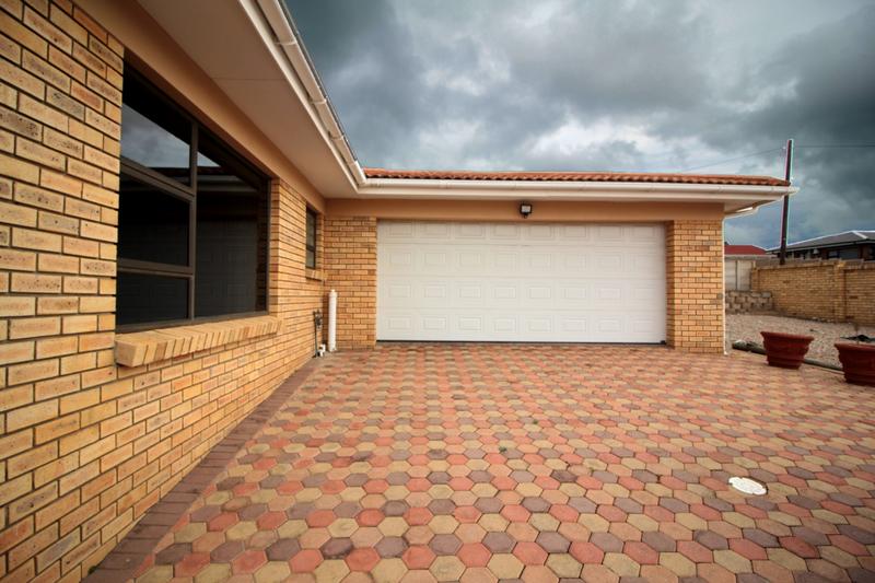 3 Bedroom Property for Sale in Reebok Western Cape